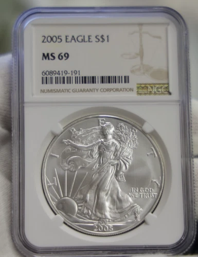 2005  US Silver Eagle $1 NGC MS69.