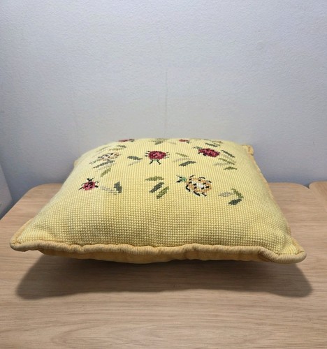 Vintage Marienkäfer Nadelspitze Dekokissen gelb Retro Handarbeit 12 x 12 Zoll - Bild 9 von 11