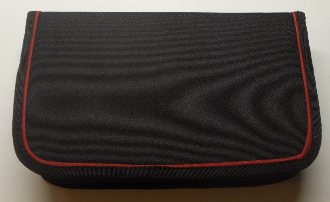 Hasbro Yahtzee Deluxe Game Folio Edition 2003 Travel Zipper Case