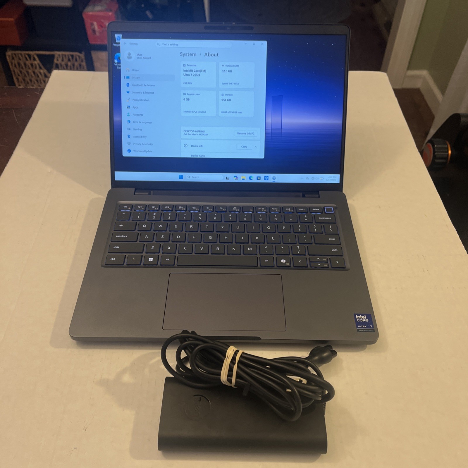 Dell Pro Max 14 MC14250 FHD+ 2.2 GHz Ultra 7 265H 32GB 1TB SSD RTX PRO 500