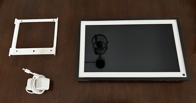Amazon Echo Show 15 W/ Echo Dot/16 Plugs/4 Bulbs/1 Outdoor Plug