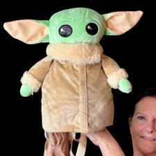 Bioworld Star Wars Baby Yoda Grogu Mandalorian (5" Zip) 13" Backpack Plush Toy