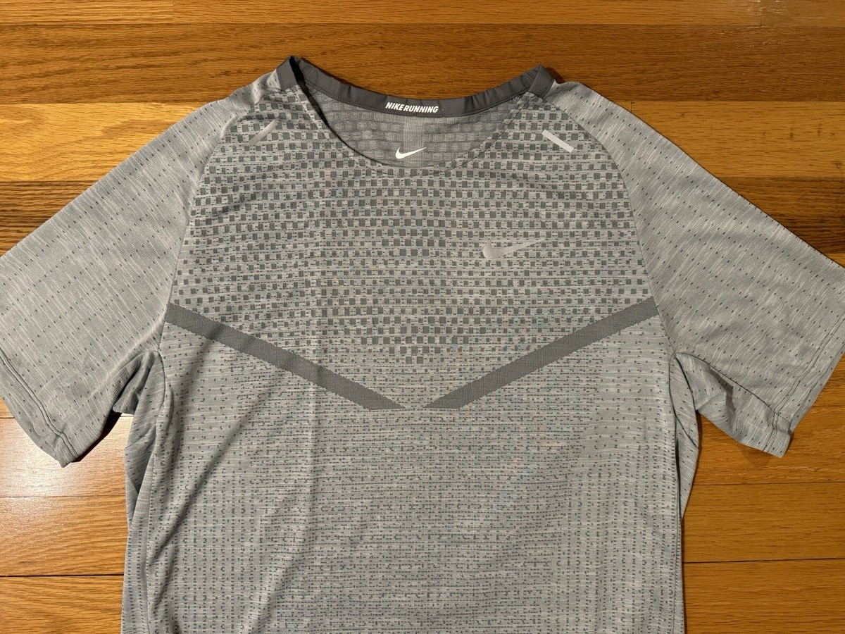 日本未発売　Nike DRI-FIT ADV SLIM FIT シャツ M s-l1200.jpg