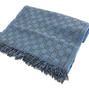 Gucci écharpe étole franges laine motif Gg all over bleu clair gris femme