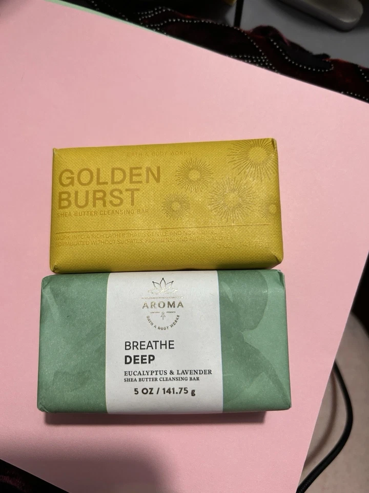 Jabón de manteca de karité Bath & Body Works paquete de 2 con loción de muestra Clinique Foto 3 de 4