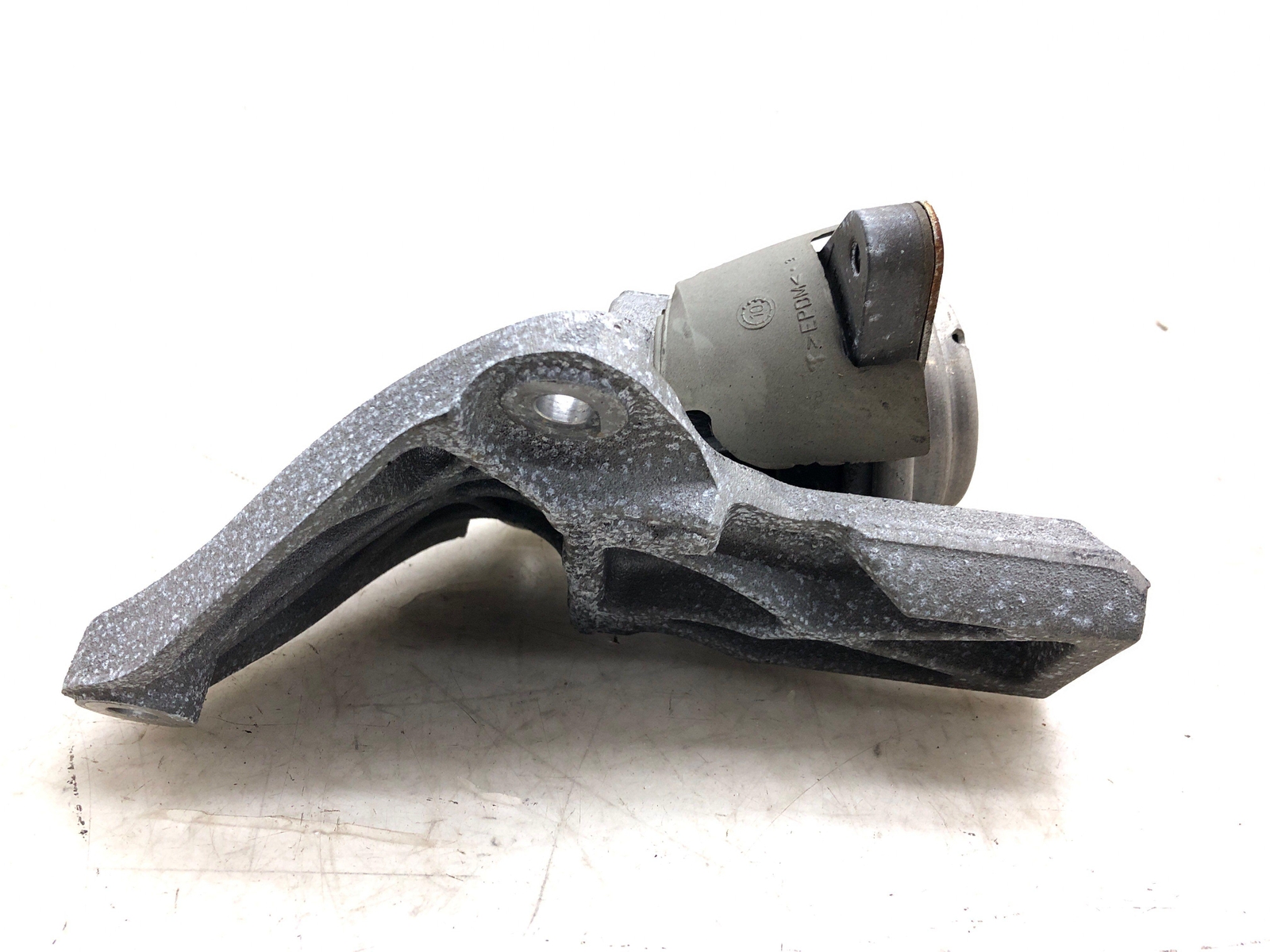 2006-2012 BENTLEY CONTINENTAL FRONT LEFT & RIGHT TRANSMISSION MOUNT 3W0399113A