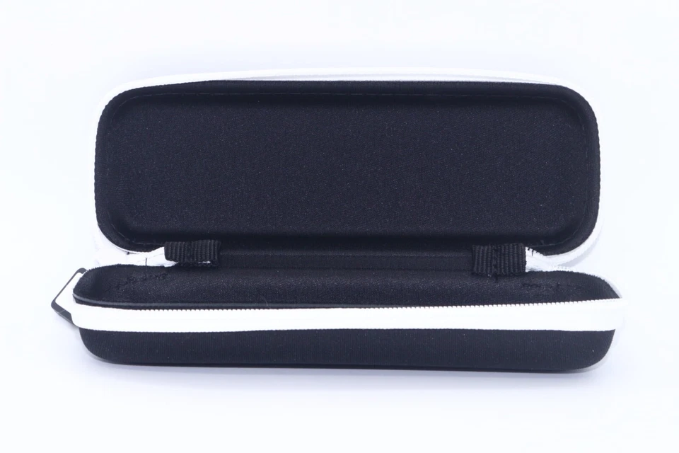 NUEVO CONVERSE NEGRO BLANCO ESTUCHE CON CREMALLERA SOLO GAFAS DE SOL AUTÉNTICAS Foto 2 de 2