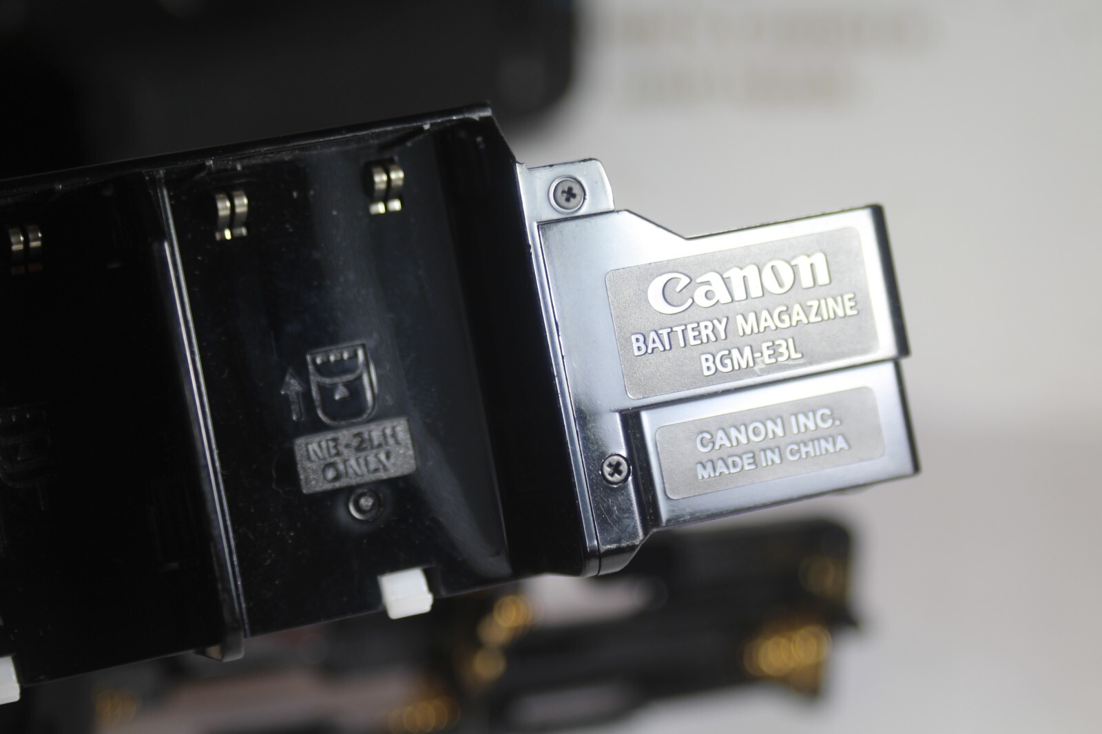 1yr warranty Canon BGE3 Battery Grip For Xt XTi w/BGME3L + BGME3A