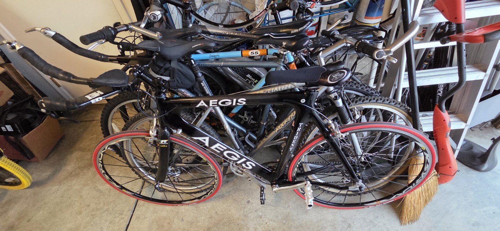 Aegis Trident Carbon Road Bike 700C Black Red Aerobar Caliper Brake