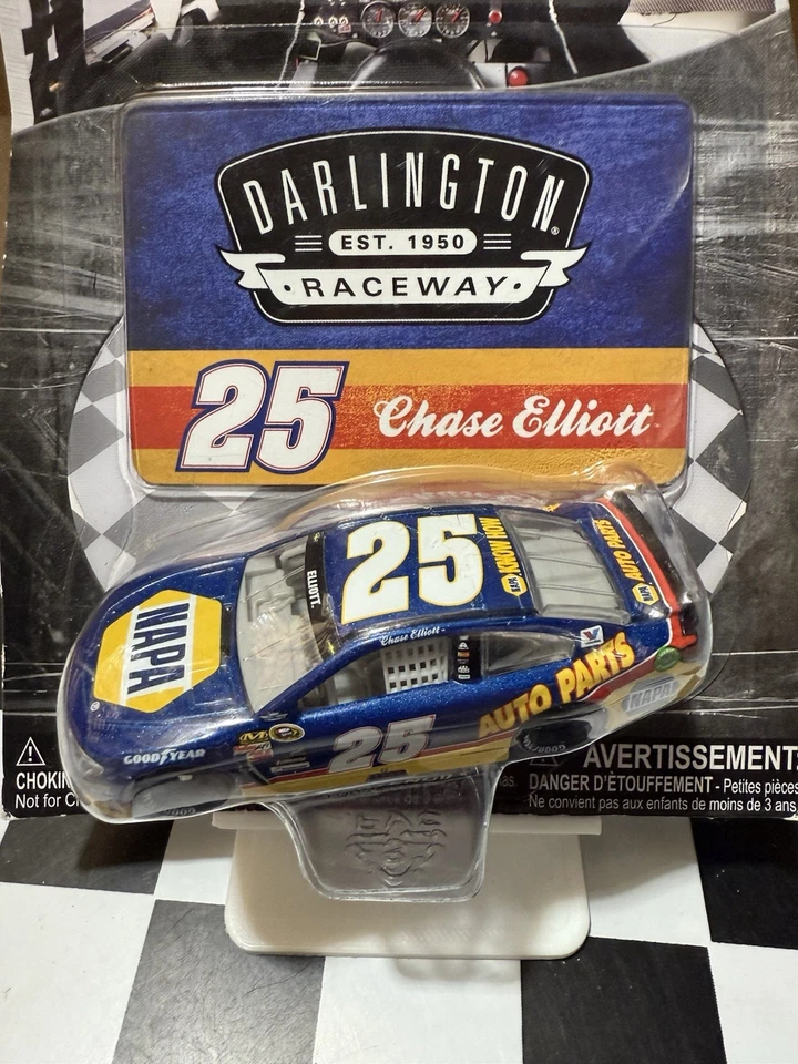 Chase Elliott #9 NAPA DARLINGTON THROWBACK 2015 1/64 DIECAST Nascar Authentics - Image 2 of 4