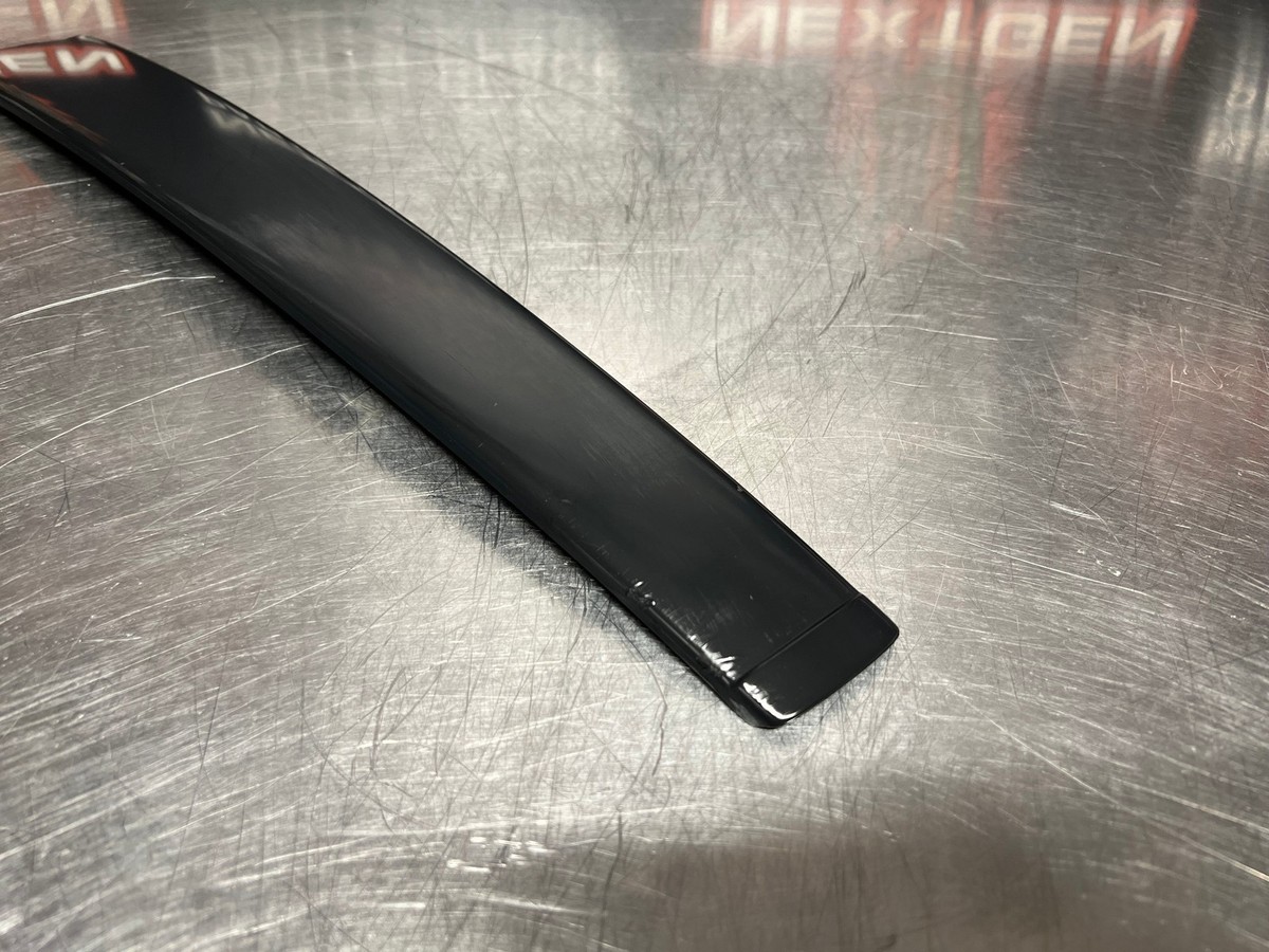 04 -06 PONTIAC GTO EXTERIOR B PILLAR WINDOW TRIM RH SIDE 92093112