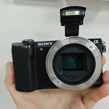 Sony Alpha a5000 Mirrorless Digital Camera 20.1 MP Body Only W/Accessories