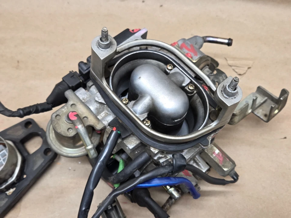 Camión Nissan Pathfinder D21 1986-1989 carrocería dura conjunto de carrocería del acelerador 2,4 L Foto 2 de 4