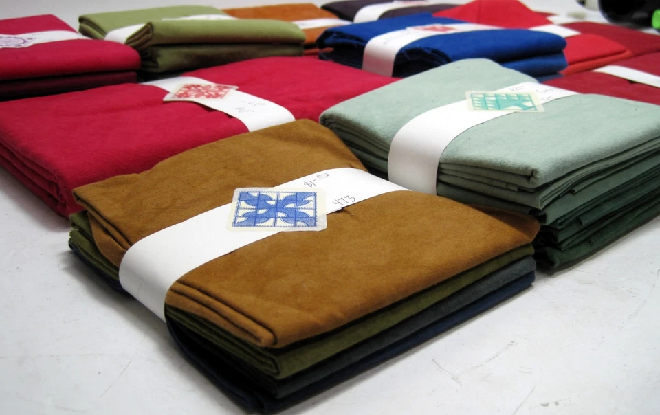 5+ Lb Lot Artisan Fabric New Fat Quarters & Yards Hand Dyed Cherrywood Fabrics - Image 4 of 4