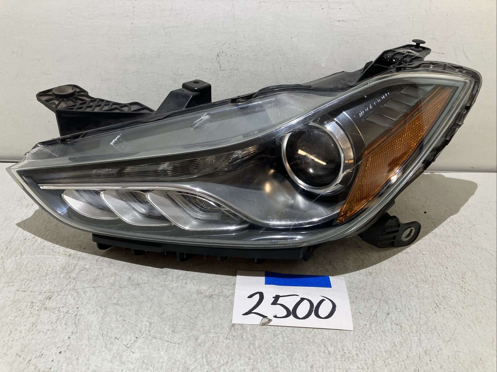 Maserati Ghibli 2014-2017 LEFT+UPPER+OUTER Headlight