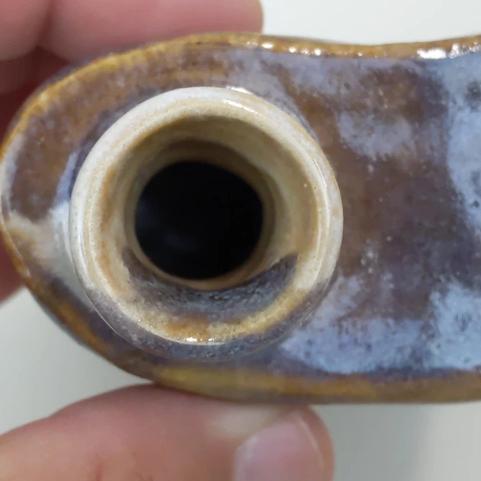 Frasco de cerámica Lewis puerta púrpura hecho a mano de gres cerámica firmado arte vintage  Foto 4 de 4