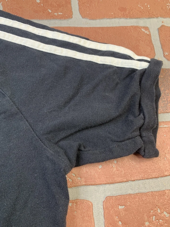 Camiseta Adidas Negra Niños Talla 11-12Y Manga Corta Logo con Clásico 3 Rayas Blancas Foto 3 de 4