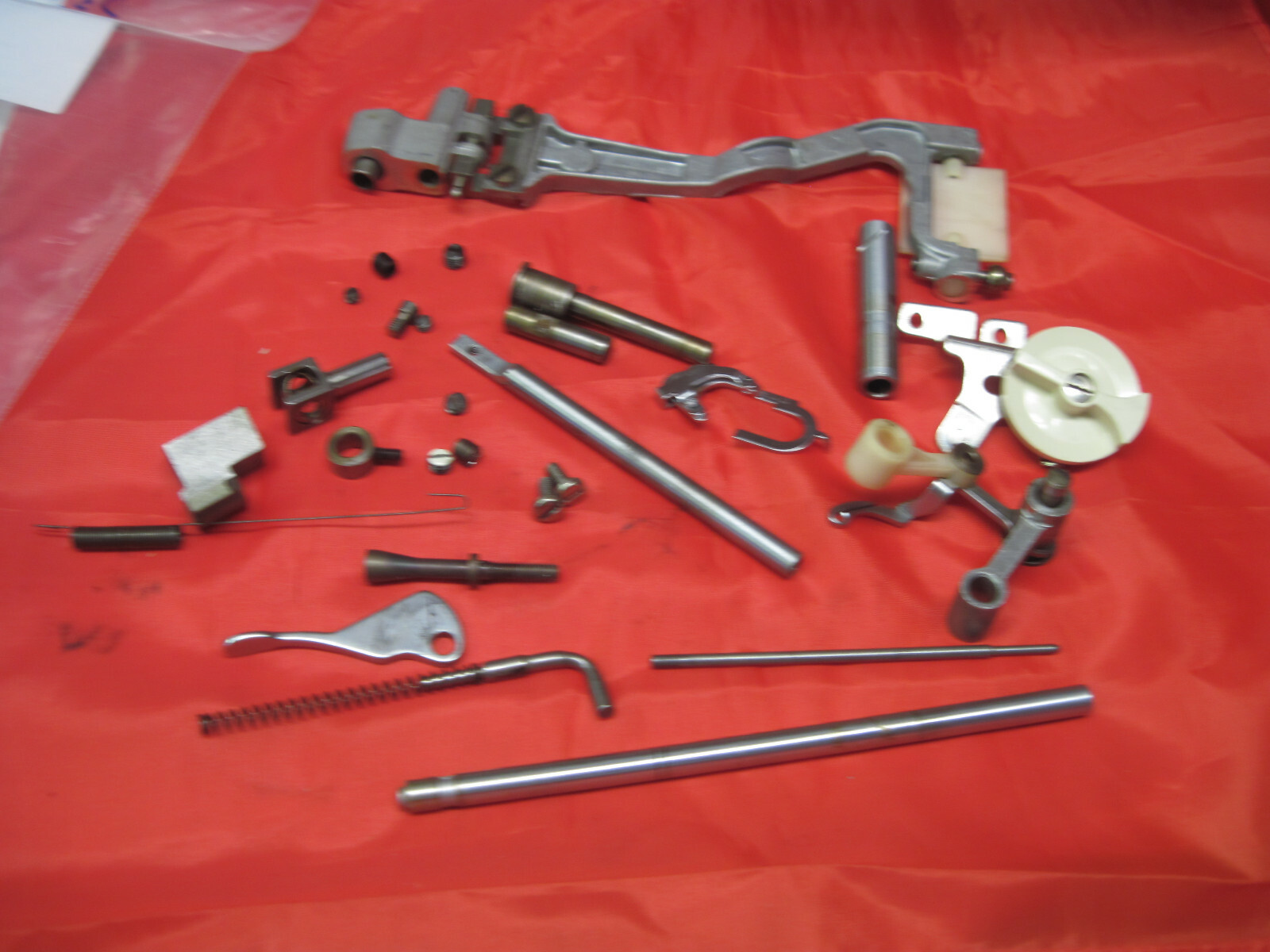 SINGER Touch & Sew 758 SEWING PARTS Needle Foot Presser bars Take Up