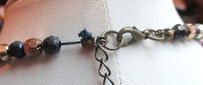 Collier Plastron Vintage En Tissu Bleu Avec Cabochon Et Perles Marbrées Or - Occasion Très Bon état