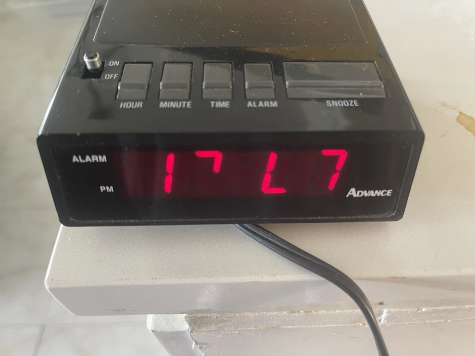 Advance  State Alarm Clock Battery Back Up Tested Works Model 3139 - Image 4 of 4