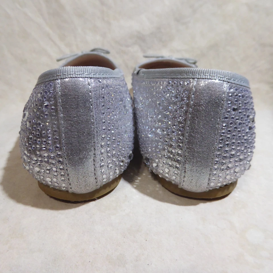 🩰 Zapatos planos de ballet clásicos SODA talla 8 M plateados metálicos con joyas de cuero sintético; lazos Foto 3 de 4