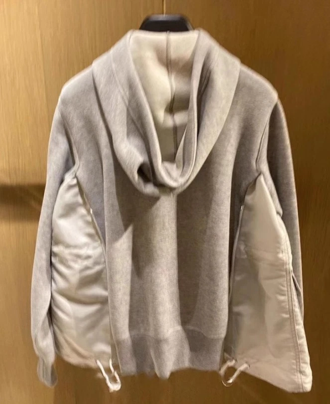 Sudadera con Capucha Suelta Térmica Cremallera Empalmada Sacai Suerte Otoño Dama Foto 4 de 4