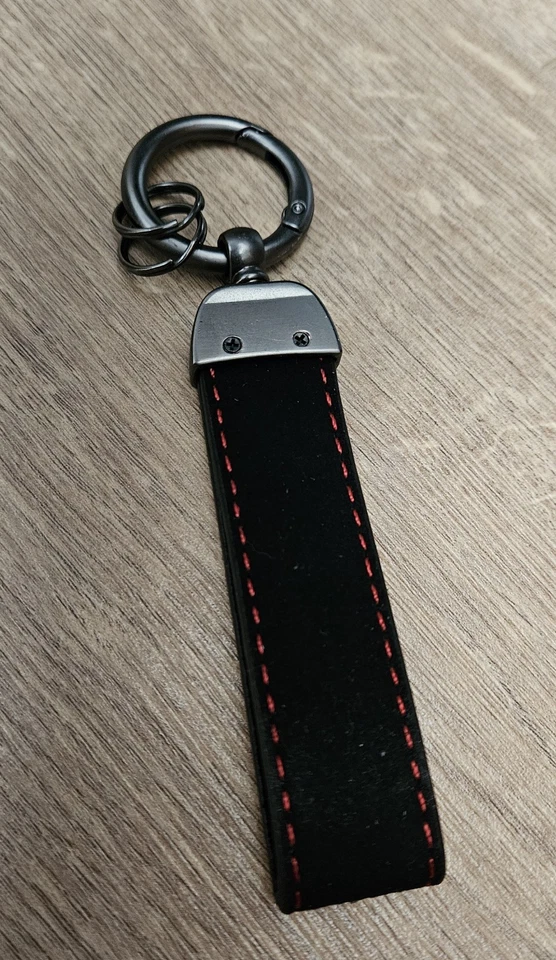 Porte clé AMG Mercedes LOGO Neuf sous blister cuir Alcantara - Photo 3/3