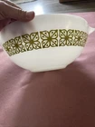 Pyrex Verde Avocado Green Square Flower Cinderella Mixing Bowl 444, 4 Qt Vintage