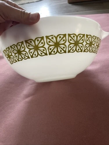 Pyrex Verde Avocado Green Square Flower Cinderella Mixing Bowl 444, 4 Qt Vintage