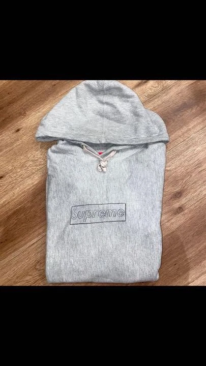 Sweat à capuche homme Supreme M Kaws Collaboration Box logo emblématique streetwear rare limité