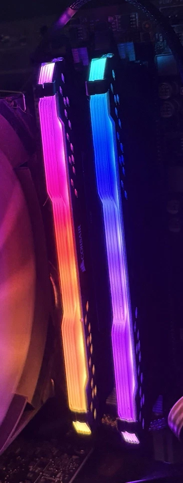 CORSAIR Vengeance RGB Pro 32GB (2 x 16GB) DDR4 3200MT Kit CMW32GX4M2E3200C16 - Image 4 of 4