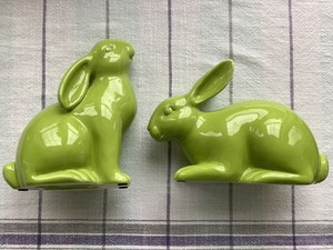 VINTAGE PAIR OF CERAMIC RABBITS