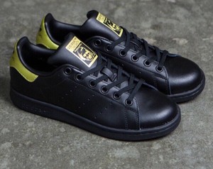 stan smith black shoes