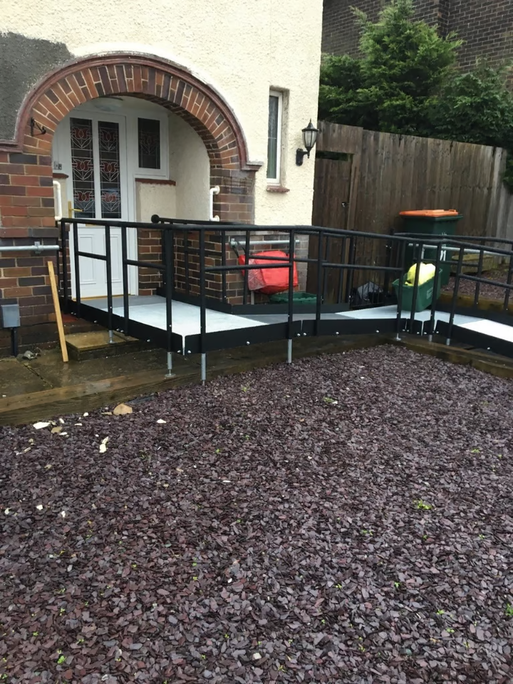 Modular Wheelchair Ramp adjustable height with hand rails and gate eBay