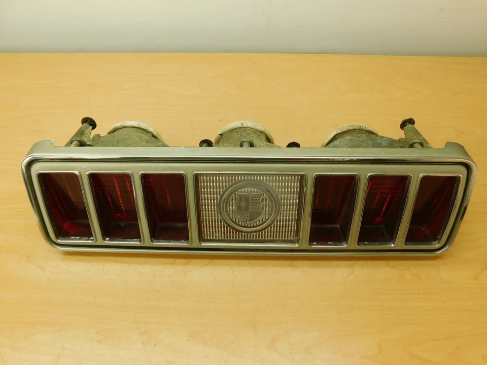 LH TAIL LIGHT LAMP ASSEMBLY 1974-1977 DODGE ROYAL MONACO 75DM2-1F8 - Image 3 of 4