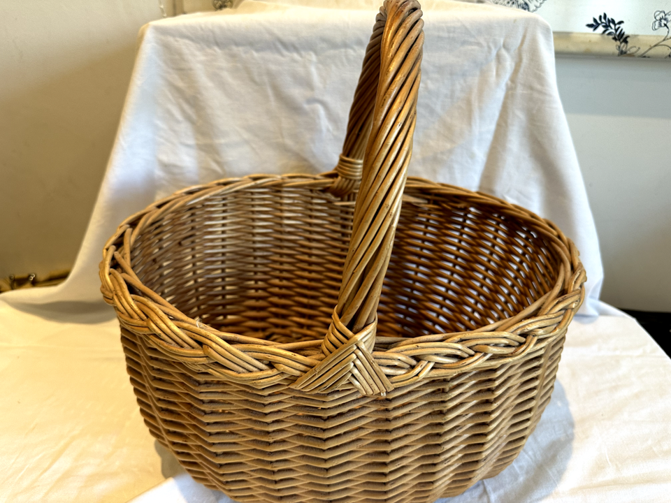 Vintage Wicker Shopping Picnic Basket with handle Height 20cm