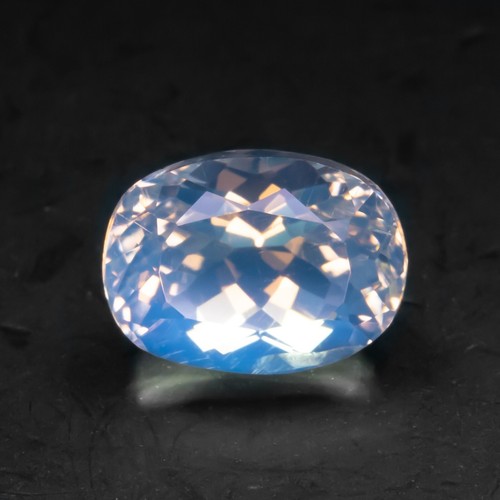 Dramatic! 1.57 ct Blue Moonstone Yellowish Blue Faceted Oval Gemstone From India - Picture 4 of 6