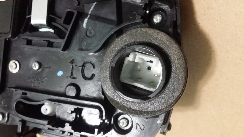 06 a 11 Atuador de Fechadura de Porta Traseira Esquerda Genuíno Lexus GS350 FABRICANTE DE EQUIPAMENTO ORIGINAL GARANTIA VITALÍCIA - Imagem 4 de 4