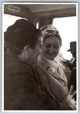 Vtg B&W Snapshot Smiling Bride Lace Veil Wedding Guests Vehicle Interior 1950s