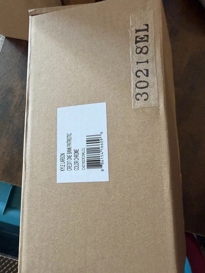 1:24 Acción 2018 #42 Credit One Patriótico Kyle Larson Color Cromo 1 de 36 Foto 3 de 4