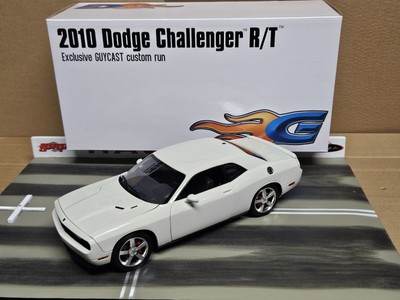 GMP ACME 1:18 2010 DODGE CHALLENGER WHITE A1806003