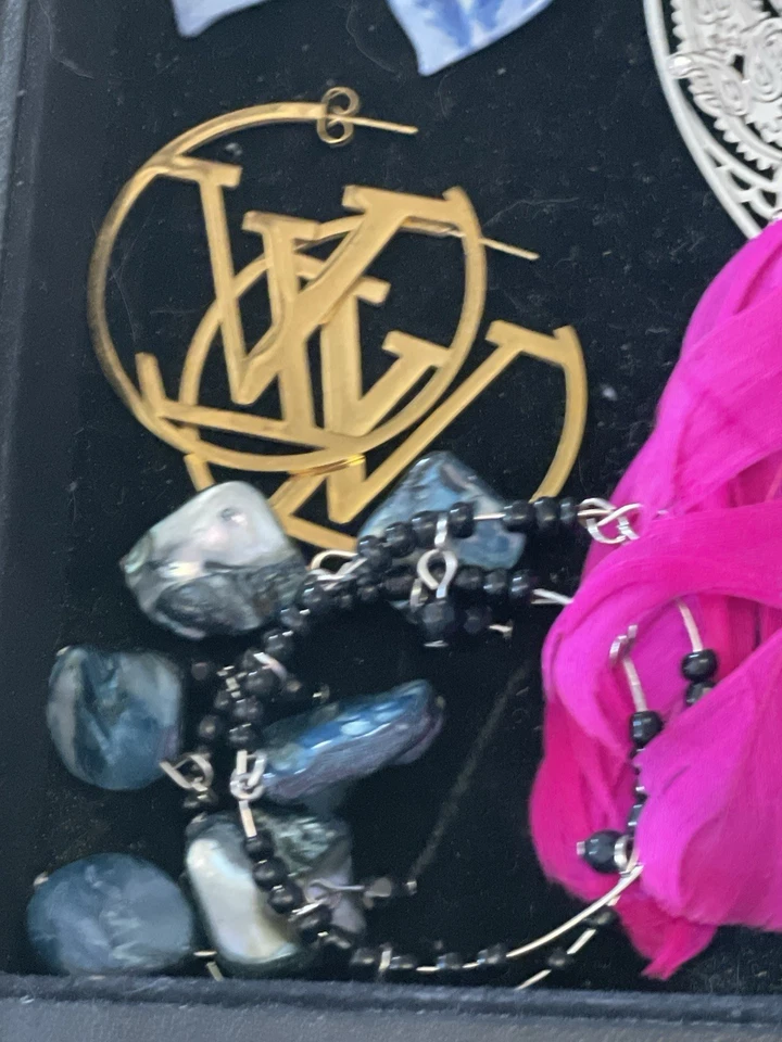 Lot 15 Boho Statement Earrings Lucky Brand Feathers Leather Skull Art Hoops Mixe - Image 2 of 4