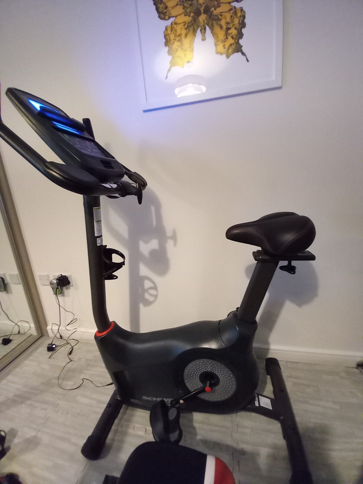 schwinn 570u upright cycle uk