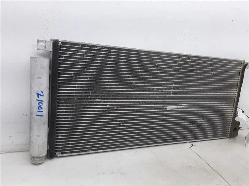 Condensador CA mercado dos EUA 15-16 Chevrolet Trax 95321793 - Imagem 2 de 4