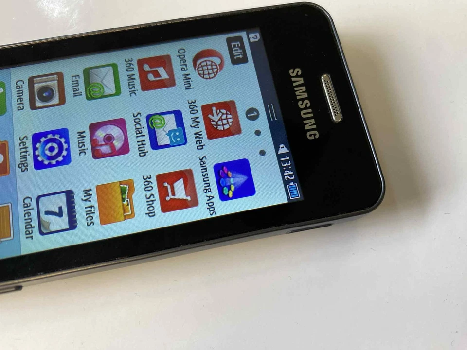 Samsung Wave 723 (S7230E) Smartphone (Unlocked) 5MP Bada Compact Mobile - Image 3 of 4