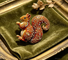 Vintage Gold Tone Squirrel Brooch Retro Animal Pin Fall Autumn Jewelry Gift