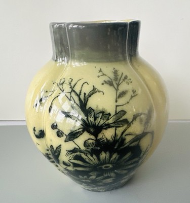 Royal Art Pottery Longton Vase 16 cm Vintage gelb verrückte Glasur florales Design