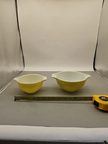 Vintage Pyrex Yellow Cinderella Mixing Bowl 1 1/2 Pint & 11/2 Qt Green