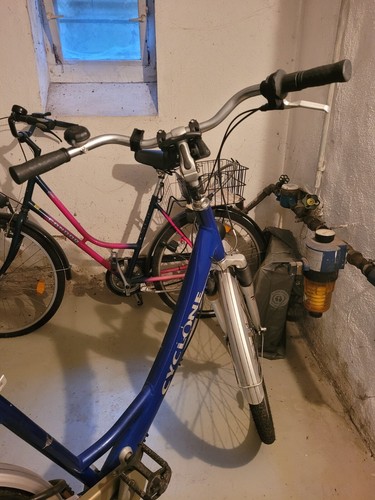 Damenfahrrad mit Sattelfederung inkl. Abdeckplane u. Bügelschloss, neuwertig - Bild 5 von 6