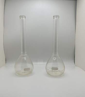 Set Of 2 Pyrex 100ml volumetric flask no. 5650 grade A